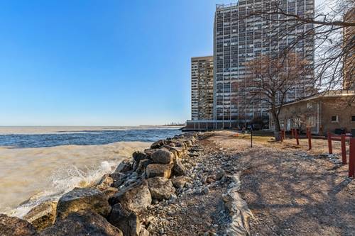 6171 N Sheridan Unit 1306, Chicago, IL 60660