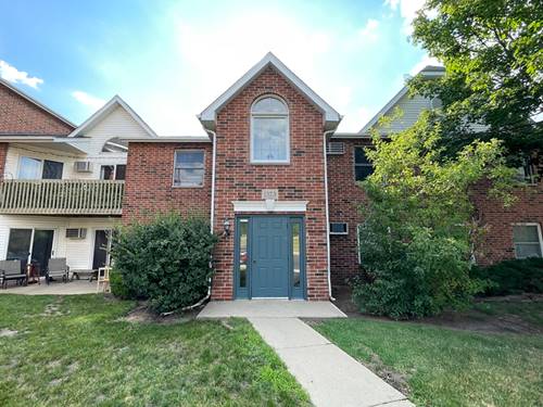 1373 Cunat Unit 1B, Lake In The Hills, IL 60156