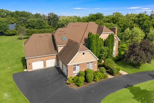 6709 Oakwood Manor, Crystal Lake, IL 60012