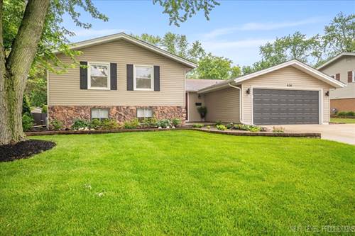 636 Cambridge, Schaumburg, IL 60193