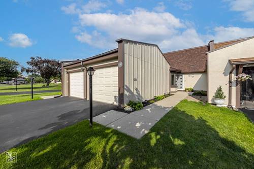 19 Westwood, Indian Head Park, IL 60525