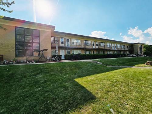35 King Arthur Unit 19, Northlake, IL 60164