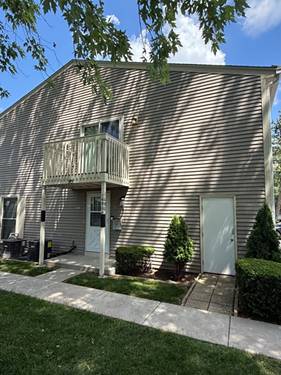 1690 Ashburn Unit A, Wheaton, IL 60189