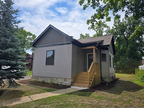 327 Lincoln, Woodstock, IL 60098
