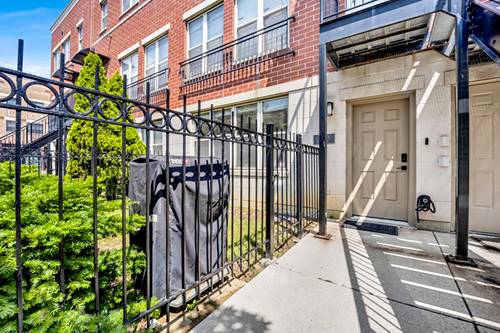 754 W Evergreen Unit A, Chicago, IL 60610