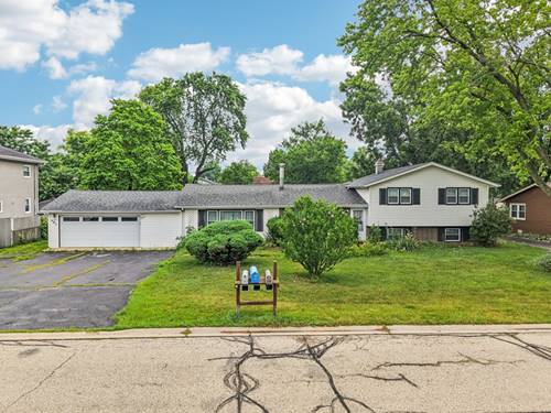602 Daisy, Round Lake Beach, IL 60073