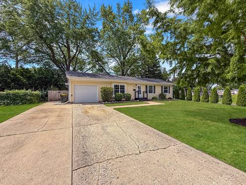 328 Thunderbird, Carol Stream, IL 60188