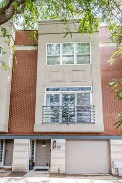 3237 N Ravenswood, Chicago, IL 60657