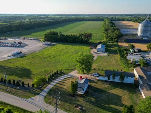 21820 W Railroad, Marengo, IL 60152