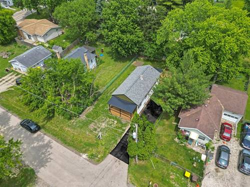 114 Maple, Mchenry, IL 60051
