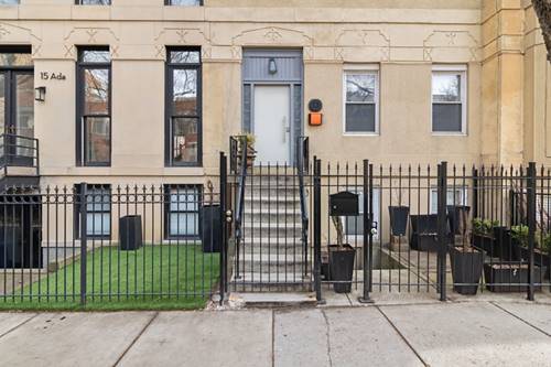 13 N Ada, Chicago, IL 60607