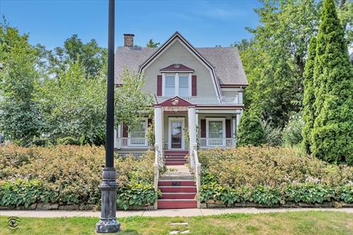 662 Glenwood, Joliet, IL 60435