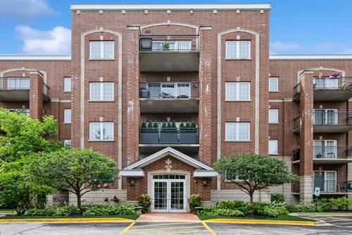 1479 N Milwaukee Unit 203, Libertyville, IL 60048