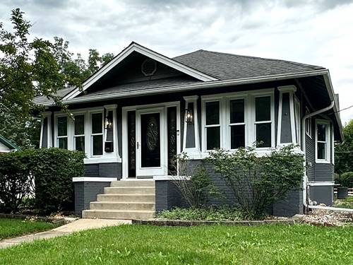 1034 N 5th, St. Charles, IL 60174