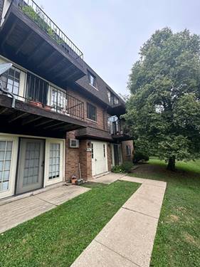 2276 Century Point Unit A, Glendale Heights, IL 60139
