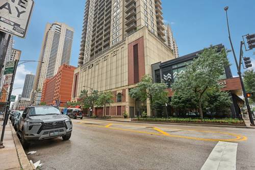 630 N State Unit 2004, Chicago, IL 60654