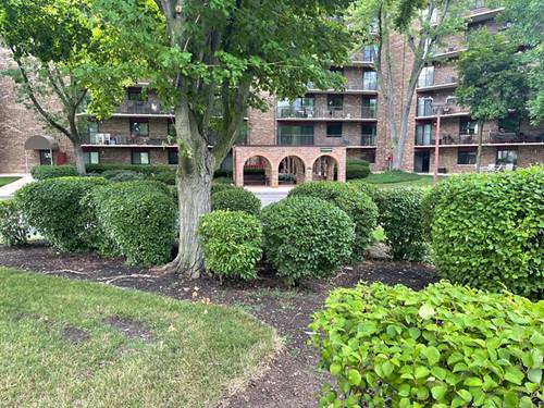 35 S Baybrook Unit 201, Palatine, IL 60074
