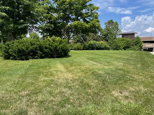 212 W Maple, Libertyville, IL 60048