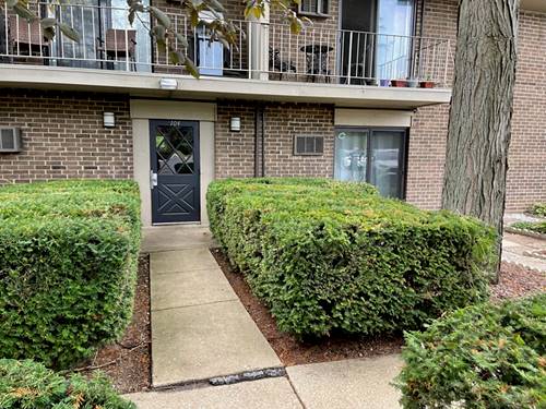 104 E Bailey Unit 1C, Naperville, IL 60565