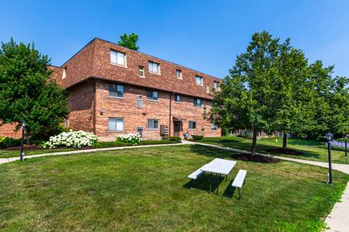 1500 S Fairfield Unit 2A, Lombard, IL 60148