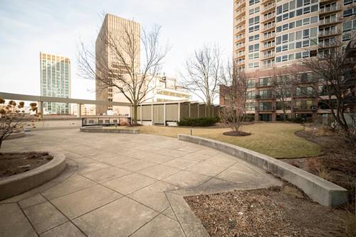 807 Davis Unit 403, Evanston, IL 60201