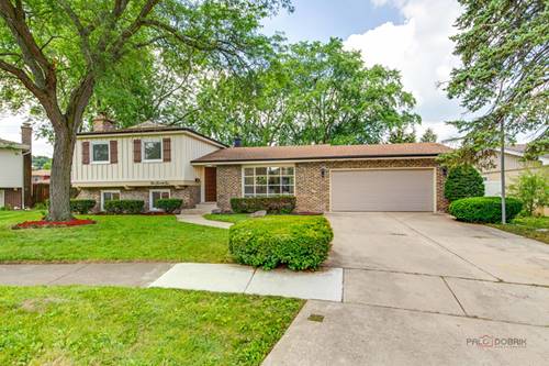 522 N Castle, Addison, IL 60101