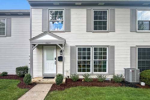 1661 Farragut Unit E, Wheaton, IL 60189