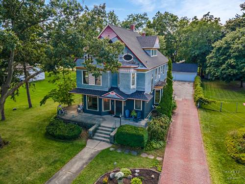 84 N Walkup, Crystal Lake, IL 60014