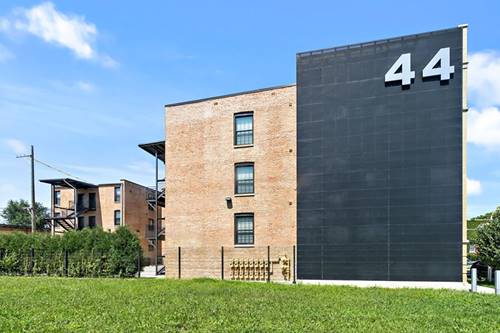 325 E 44th Unit 1E, Chicago, IL 60653