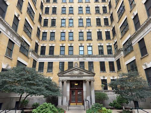 559 W Surf Unit 501, Chicago, IL 60657