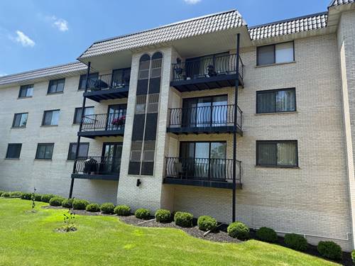 6950 W Forest Preserve Unit 202, Norridge, IL 60706