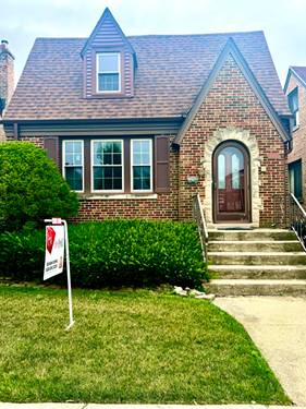 7013 W Cornelia, Chicago, IL 60634