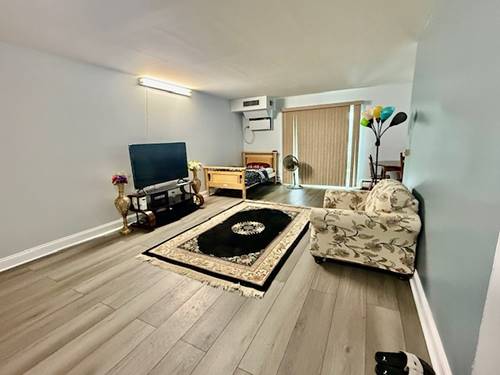 2443 E Brandenberry Unit 2A, Arlington Heights, IL 60004