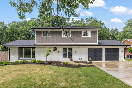 207 Meadow Wood, Joliet, IL 60431