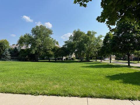 1251 Lansbrook, South Elgin, IL 60177