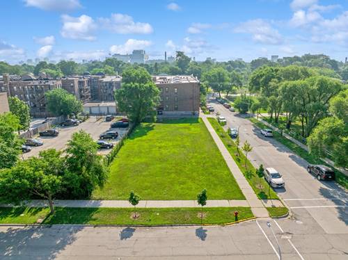 5755 S Calumet, Chicago, IL 60637