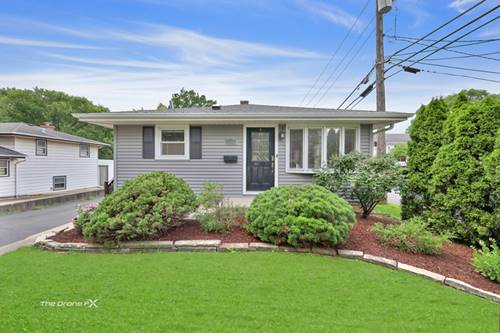 714 Delles, Wheaton, IL 60189