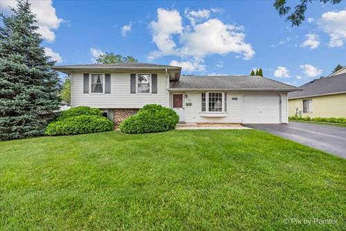740 Country, Roselle, IL 60172