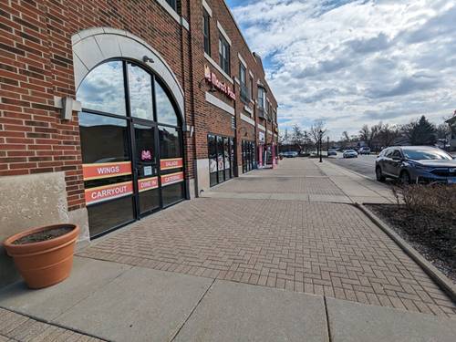 241 S Main Unit 207, Bartlett, IL 60103