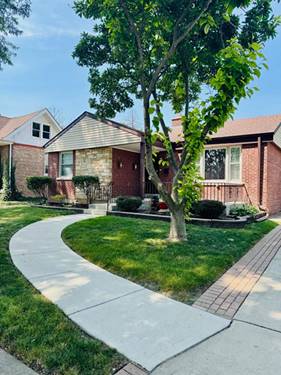 1540 Norfolk, Westchester, IL 60154