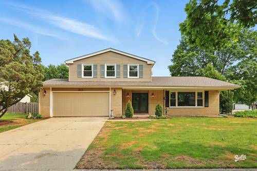 311 Greentree, Libertyville, IL 60048