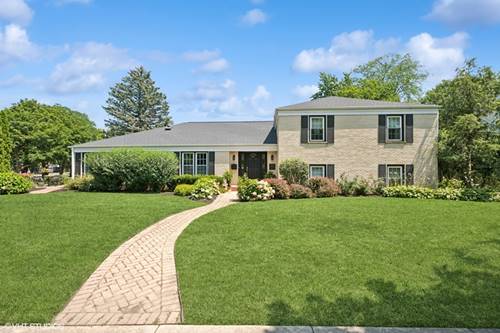 1413 Blackthorn, Glenview, IL 60025