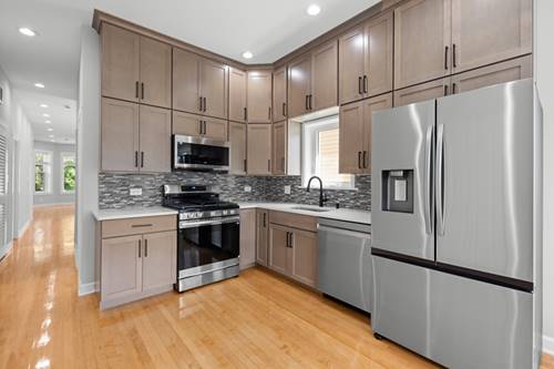 1535 W School Unit 2, Chicago, IL 60657