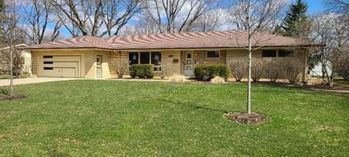 607 Willow, Geneva, IL 60134