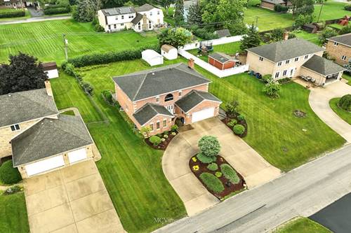 725 N 8th, Addison, IL 60101