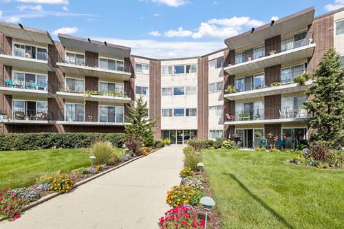 5540 Walnut Unit 15B, Downers Grove, IL 60515
