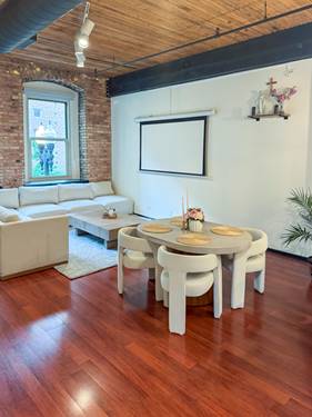 900 S Wabash Unit 203, Chicago, IL 60605