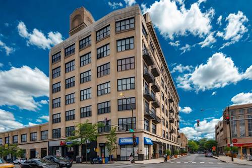 1601 W School Unit 302, Chicago, IL 60657