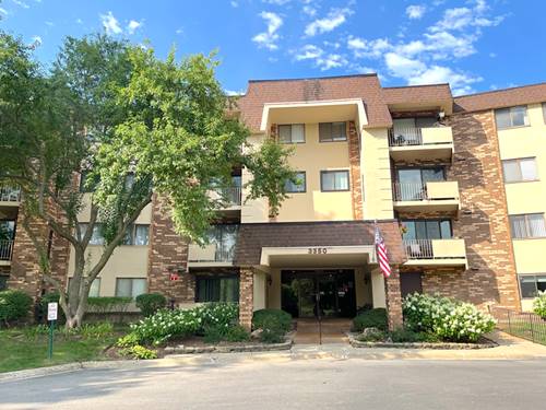 3350 N Carriageway Unit 103, Arlington Heights, IL 60004