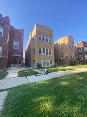 5352 W Dakin, Chicago, IL 60641